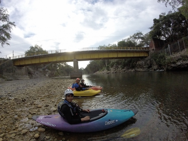 Kayaks en el rio de morelos